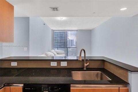 Condominio en venta en Miami, Florida, 2 dormitorios, 101.08 m2 № 1934680 - foto 11