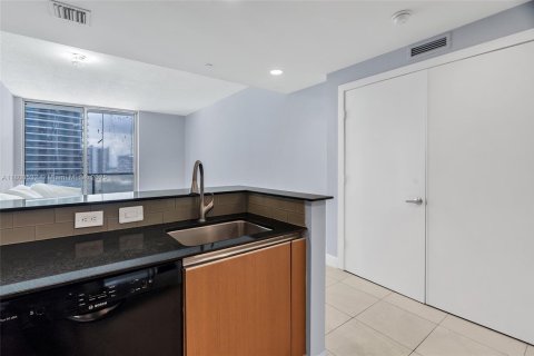 Condominio en venta en Miami, Florida, 2 dormitorios, 101.08 m2 № 1934680 - foto 10