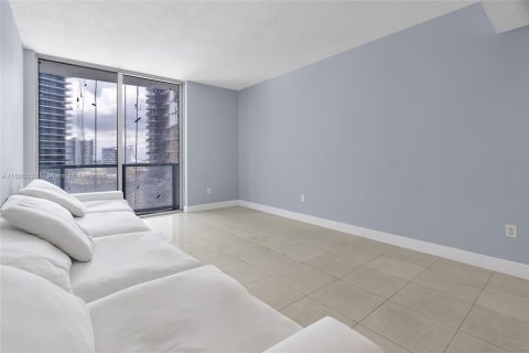 Condominio en venta en Miami, Florida, 2 dormitorios, 101.08 m2 № 1934680 - foto 19