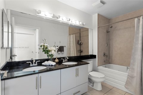 Condo in Miami, Florida, 3 bedrooms  № 2081987 - photo 14