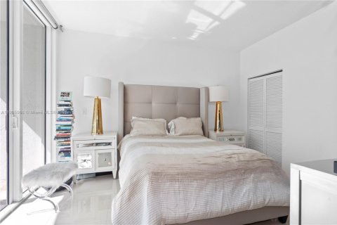 Condo in Miami, Florida, 3 bedrooms  № 2081987 - photo 10