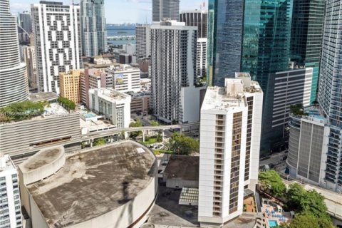 Condo in Miami, Florida, 3 bedrooms  № 2081987 - photo 3