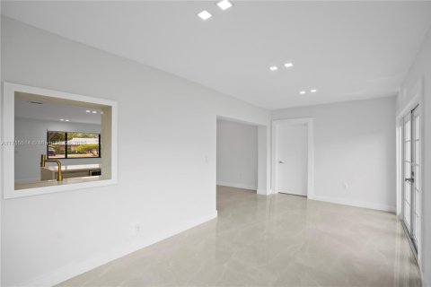 House in Cooper City, Florida 3 bedrooms, 143.44 sq.m. № 1875647 - photo 21