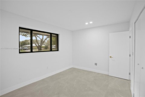 House in Cooper City, Florida 3 bedrooms, 143.44 sq.m. № 1875647 - photo 24