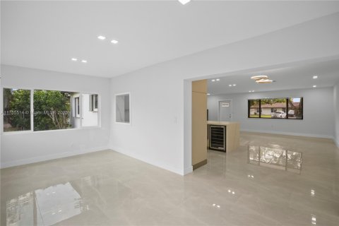 House in Cooper City, Florida 3 bedrooms, 143.44 sq.m. № 1875647 - photo 11