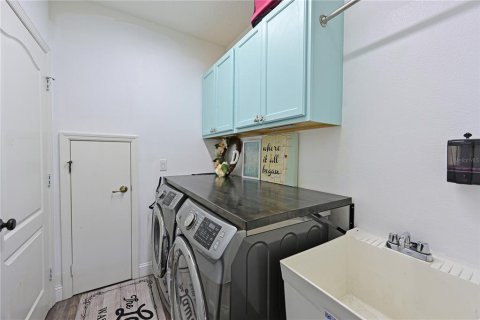 House in Palmetto, Florida 3 bedrooms, 188.96 sq.m. № 2396357 - photo 14