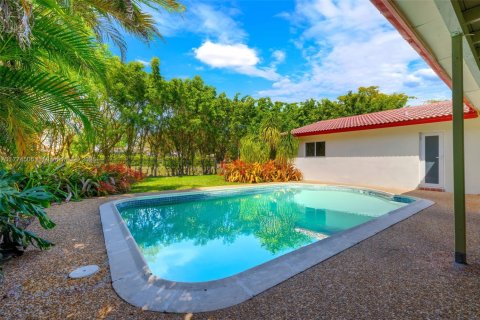 House in Coral Springs, Florida 5 bedrooms, 229.65 sq.m. № 1864925 - photo 5