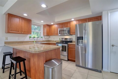 House in Tarpon Springs, Florida 3 bedrooms, 137.68 sq.m. № 1661938 - photo 10