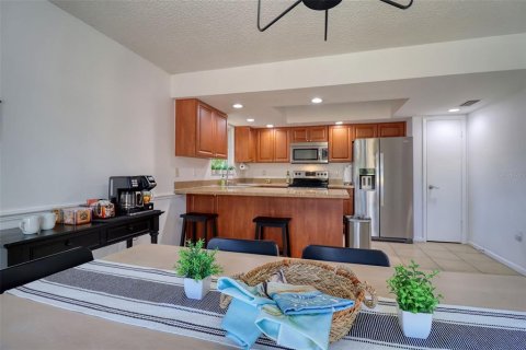 House in Tarpon Springs, Florida 3 bedrooms, 137.68 sq.m. № 1661938 - photo 9