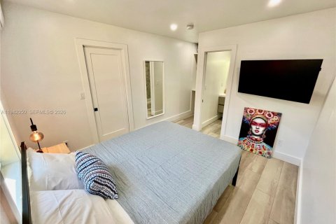 Immobilier commercial à vendre à Miami, Floride: 78.04 m2 № 1999022 - photo 11