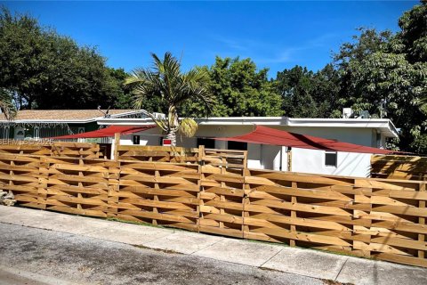Immobilier commercial à vendre à Miami, Floride: 78.04 m2 № 1999022 - photo 14