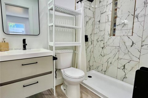 Immobilier commercial à vendre à Miami, Floride: 78.04 m2 № 1999022 - photo 6