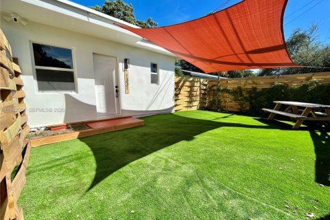 Immobilier commercial à Miami, Floride 78.04 m2 № 1999022