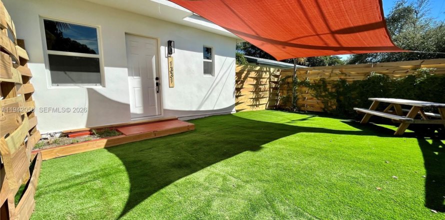 Immobilier commercial à Miami, Floride 78.04 m2 № 1999022