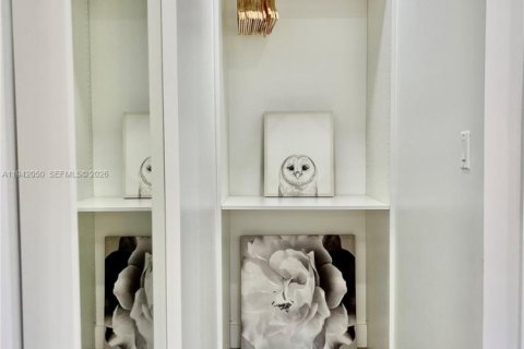 Immobilier commercial à vendre à Miami, Floride: 78.04 m2 № 1999022 - photo 12