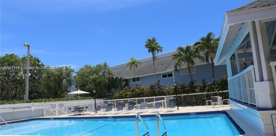 Adosado en Key Biscayne, Florida 2 dormitorios, 81.29 m2 № 1892240