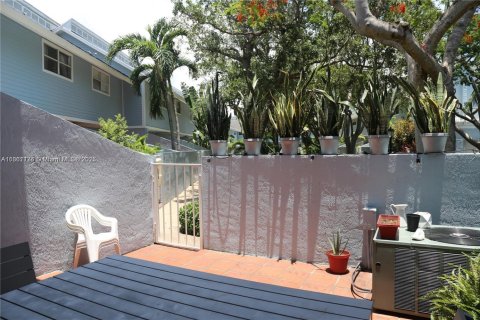 Adosado en venta en Key Biscayne, Florida, 2 dormitorios, 81.29 m2 № 1892240 - foto 2