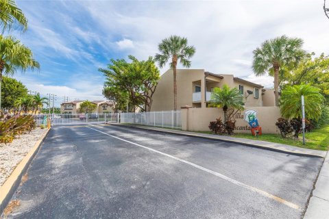 Condo in Miami, Florida, 3 bedrooms  № 1996117 - photo 20