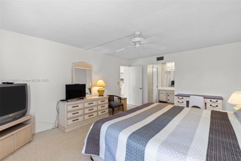 Copropriété à vendre à Naples, Floride: 2 chambres, 108.14 m2 № 2018711 - photo 25