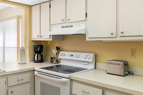 Copropriété à vendre à Naples, Floride: 2 chambres, 108.14 m2 № 2018711 - photo 19