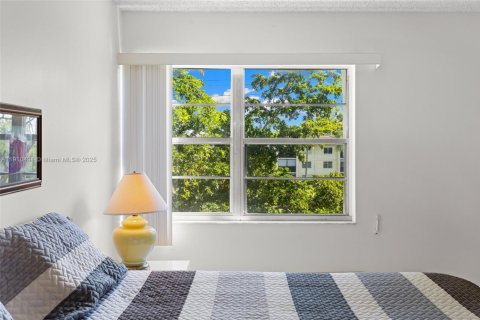 Copropriété à vendre à Naples, Floride: 2 chambres, 108.14 m2 № 2018711 - photo 24