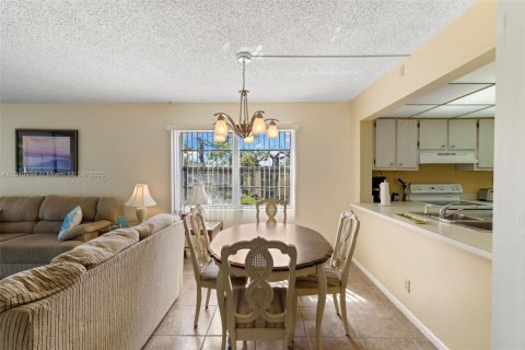 Copropriété à vendre à Naples, Floride: 2 chambres, 108.14 m2 № 2018711 - photo 4