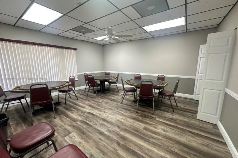 Condo in Sunrise, Florida, 2 bedrooms  № 2043289 - photo 25