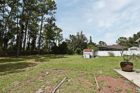 House in Deltona, Florida 3 bedrooms, 153.75 sq.m. № 1900243 - photo 15