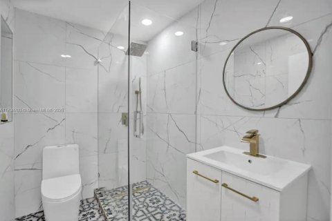 Casa en venta en Hollywood, Florida, 7 dormitorios № 1861399 - foto 15