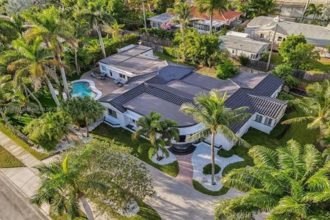 Casa en venta en Hollywood, Florida, 7 dormitorios № 1861399 - foto 1