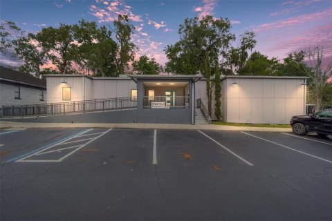 Commercial property in Ocala, Florida 395.39 sq.m. № 1386527 - photo 1