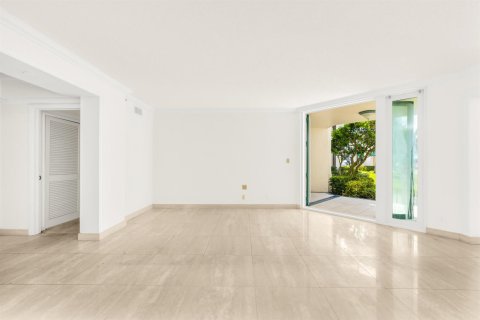 Condo in Boca Raton, Florida, 2 bedrooms № 2251946 - photo 10