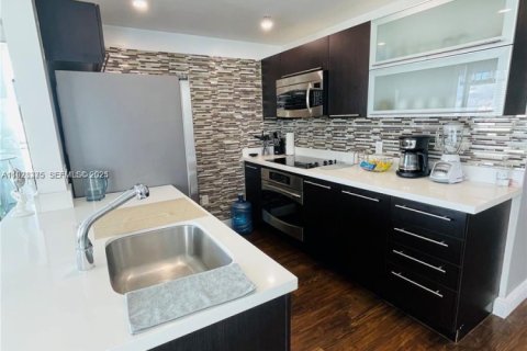 Copropriété à louer à Miami, Floride: 3 chambres, 154.4 m2 № 1986910 - photo 12