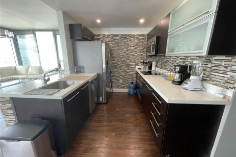 Copropriété à louer à Miami, Floride: 3 chambres, 154.4 m2 № 1986910 - photo 3