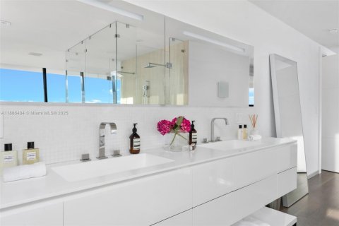 Villa ou maison à louer à North Bay Village, Floride: 6 chambres, 662.3 m2 № 2169616 - photo 20