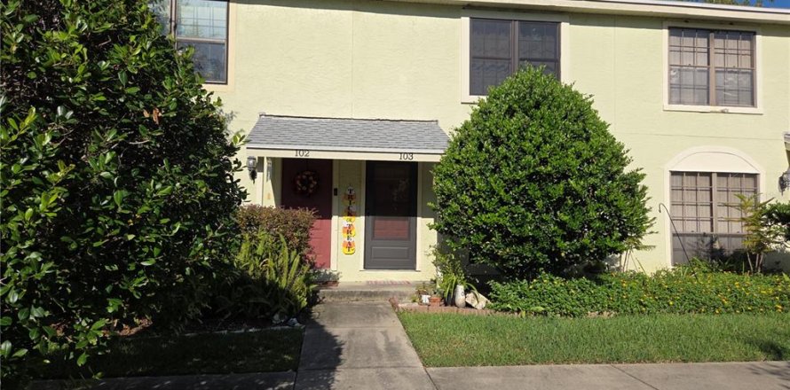 Condo in Ocala, Florida, 2 bedrooms № 1911767