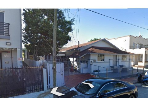Propiedad comercial en venta en Miami, Florida, 251.21 m2 № 1937349 - foto 5