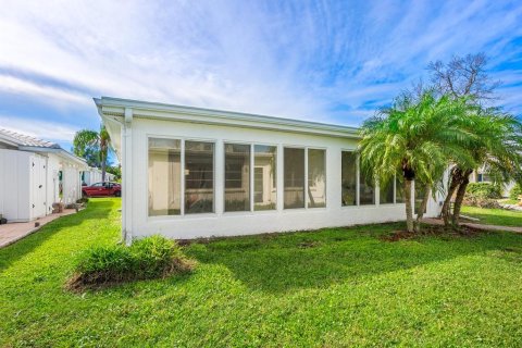 House in Longboat Key, Florida 2 bedrooms, 123.28 sq.m. № 1917919 - photo 12