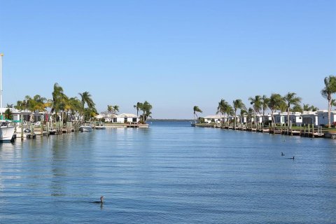 House in Longboat Key, Florida 2 bedrooms, 123.28 sq.m. № 1917919 - photo 26