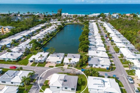 House in Longboat Key, Florida 2 bedrooms, 123.28 sq.m. № 1917919 - photo 4