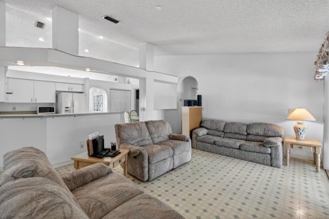 Villa ou maison à vendre à Port St. Lucie, Floride: 3 chambres, 167.97 m2 № 2187614 - photo 13