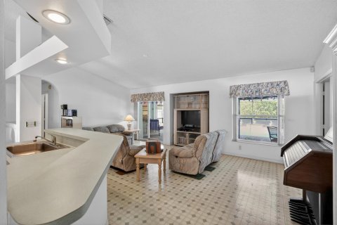 Villa ou maison à vendre à Port St. Lucie, Floride: 3 chambres, 167.97 m2 № 2187614 - photo 10