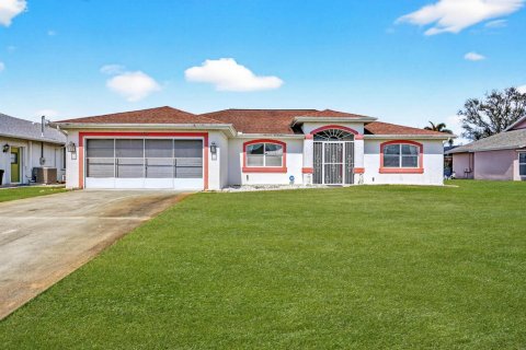 Villa ou maison à vendre à Port St. Lucie, Floride: 3 chambres, 167.97 m2 № 2187614 - photo 2