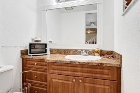 House in Cooper City, Florida 4 bedrooms, 232.35 sq.m. № 1852426 - photo 9