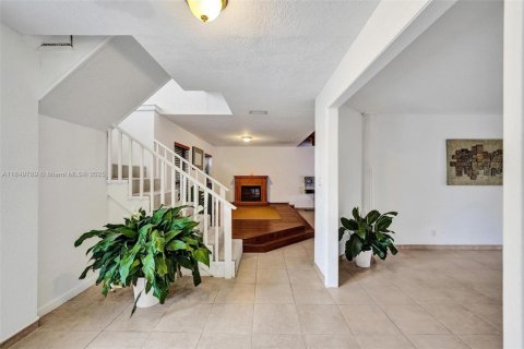 House in Cooper City, Florida 4 bedrooms, 232.35 sq.m. № 1852426 - photo 10