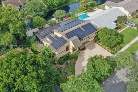 House in Cooper City, Florida 4 bedrooms, 232.35 sq.m. № 1852426 - photo 4