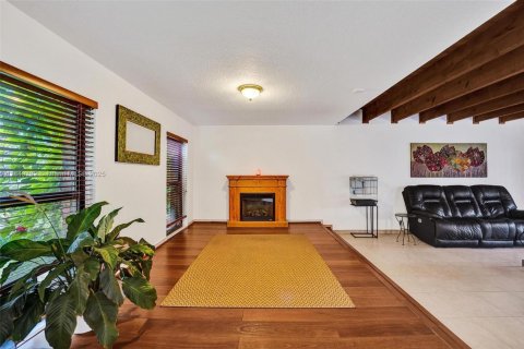 House in Cooper City, Florida 4 bedrooms, 232.35 sq.m. № 1852426 - photo 11
