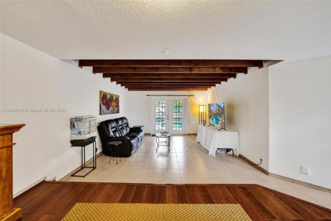 House in Cooper City, Florida 4 bedrooms, 232.35 sq.m. № 1852426 - photo 14