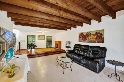 House in Cooper City, Florida 4 bedrooms, 232.35 sq.m. № 1852426 - photo 16
