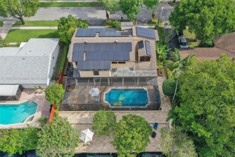 House in Cooper City, Florida 4 bedrooms, 232.35 sq.m. № 1852426 - photo 2